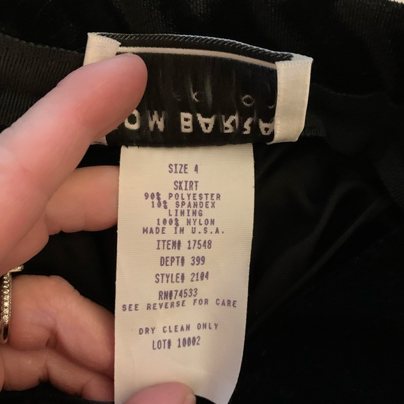 Tom Barra Collection black velour skirt with crinoline for a full skirt! - Picture 5 of 6